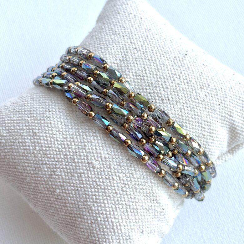 Rokassprādze ar kristāliņiem