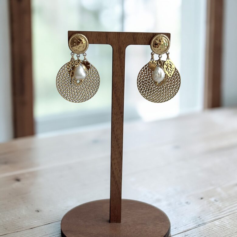 Auskari ar kareklīšiem