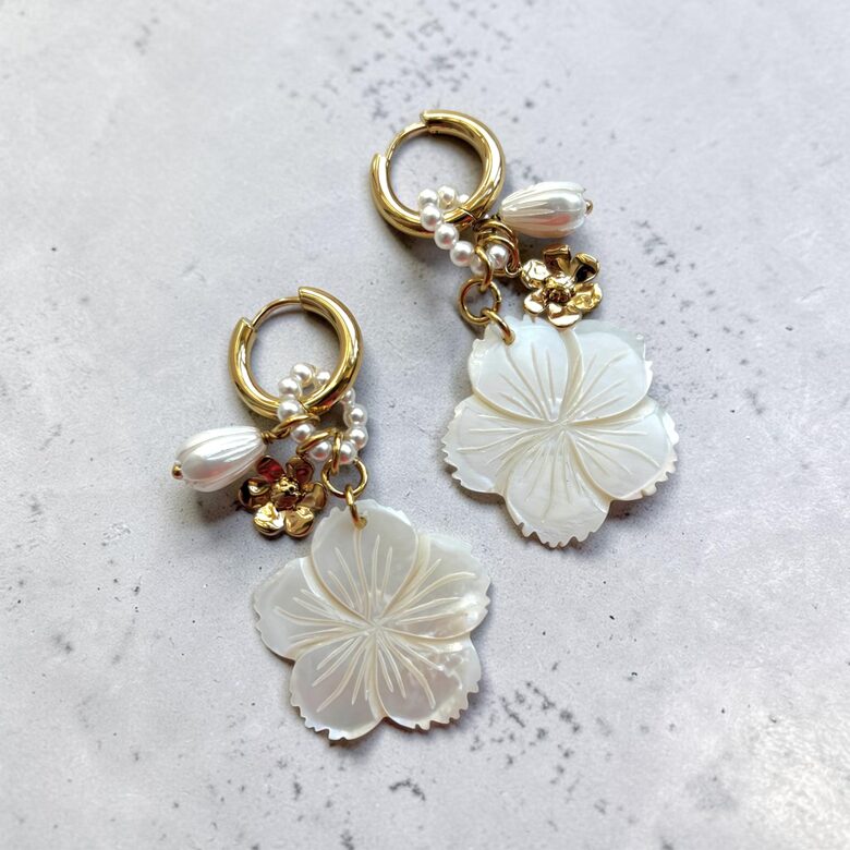 Jauns! Auskari Perlamutra zieds