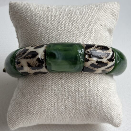 Rokassprādze ar leoparda elementiem