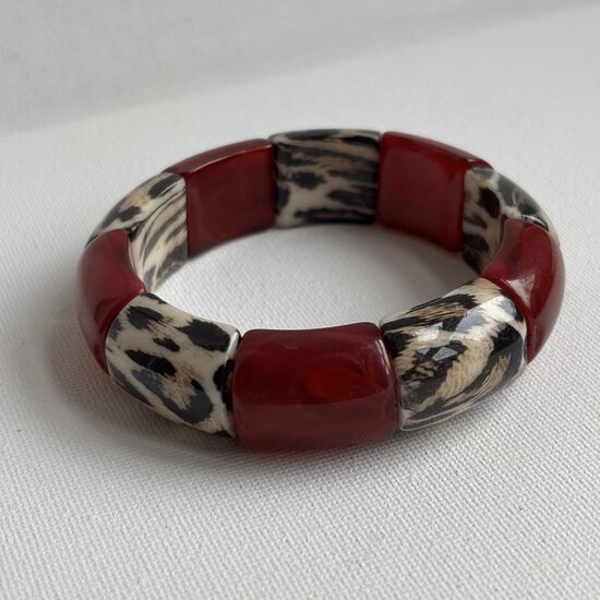 Rokassprādze ar leoparda elementiem