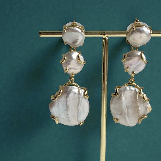 Auskari ar baroka upes pērlēm