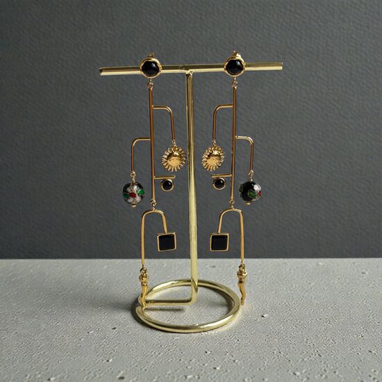 Gari auskari ar dabīgiem akmeņiem