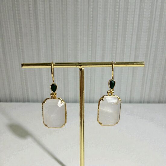 Auskari ar kalnu kristālu