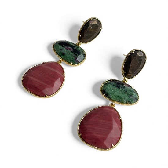 Auskari ar dabīgiem akmeņiem