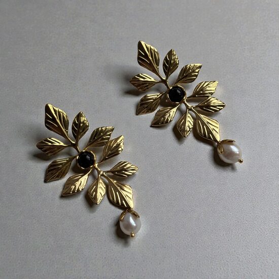 Auskari ar upes pērli