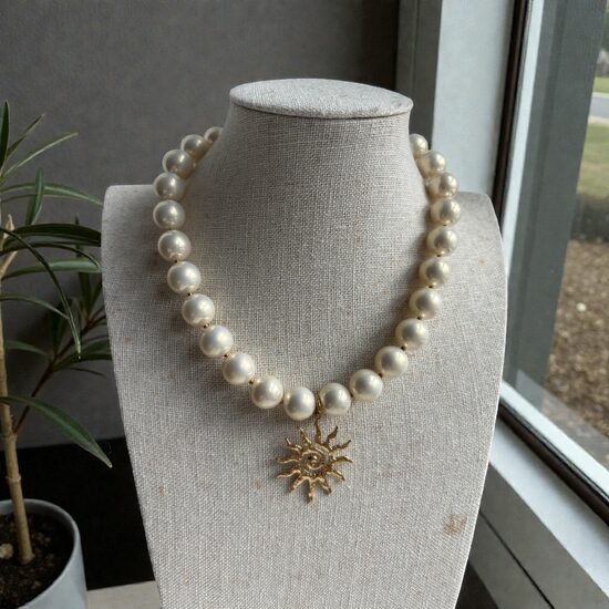 Kaklarota no mākslīgām pērlēm