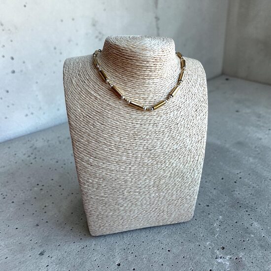 Kaklarota ar hematītu